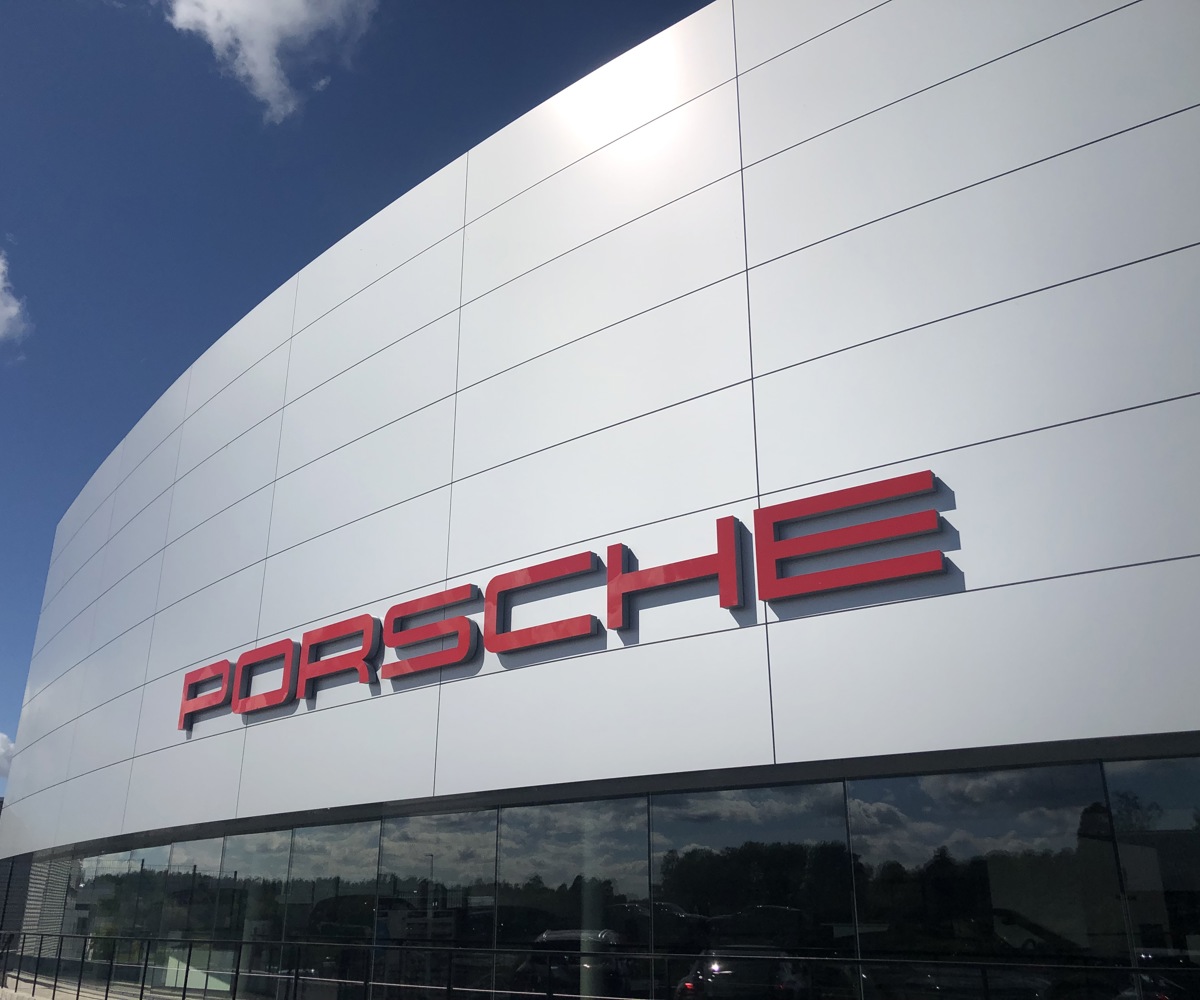 porsche-center-danderyd.jpg